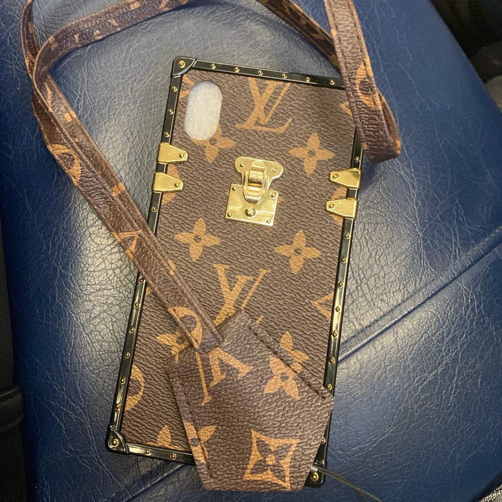 Trunk Phone Case XR